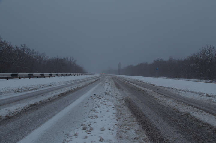 Снігопади в Україні: «Укравтодор» доповів про ситуацію на дорогах