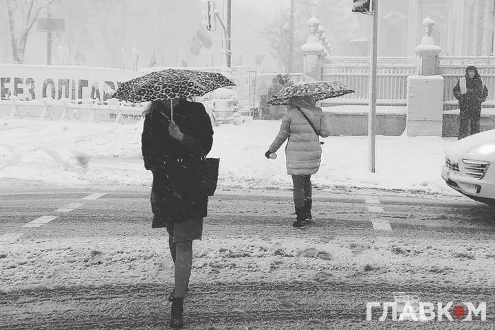 Снігоприбирання в Києві: кількість залученої техніки збільшили до 600