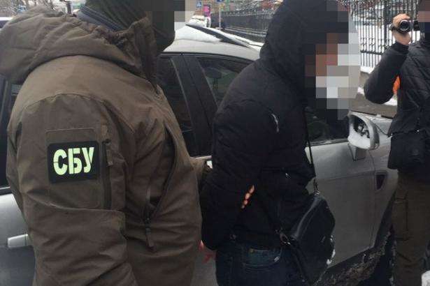 У Києві СБУ затримала поліцейського на хабарі 