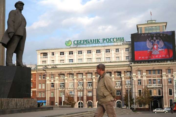 ЗМІ: окупанти масово перевозять росіян на Донбас та заселяють в чужих квартирах