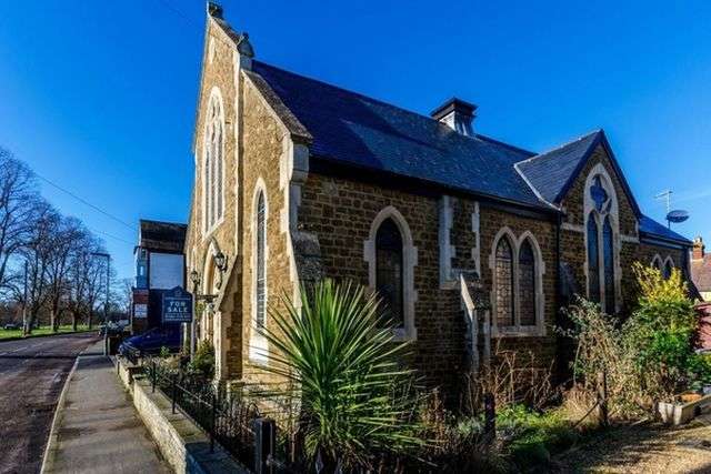 У Великобританії старовинну церкву перетворили на розкішний особняк