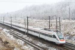 На Черкасчине снегопад парализовал движение «Интерсити»