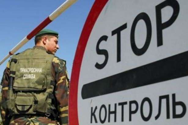 На українському кордоні через негоду перестали працювати кілька пунктів пропуску  
