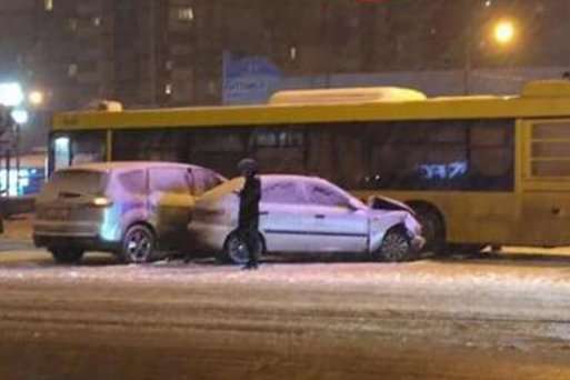 Негода у Києві призвела до потрійної ДТП