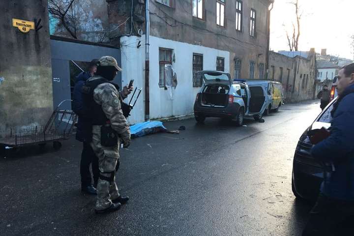 Стрілянина в Одесі: двоє вбитих, четверо поранених (відео)