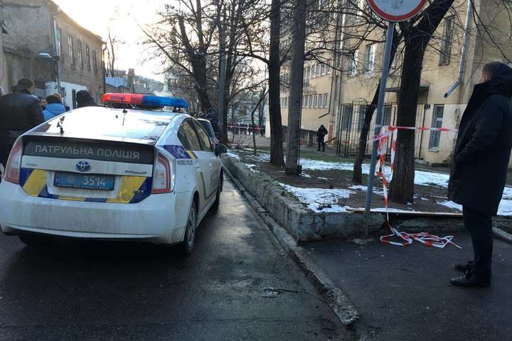 На місці стрілянини в Одесі поліція виявила цех з виготовлення зброї