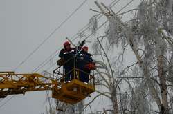 Негода в Україні: без світла залишаються 294 населені пункти