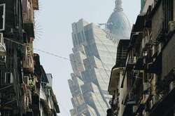 «Воспоминания о будущем»: необычные фотографии Гонконга в объективе Нуну Асиша