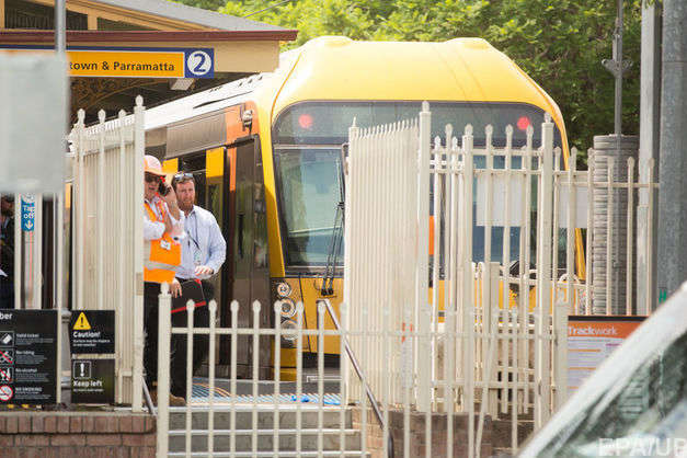 У Сіднеї поїзд врізався в огорожу на станції: 16 постраждалих