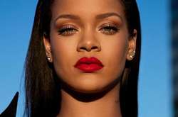 Рианна переезжает к возлюбленному в Лондон