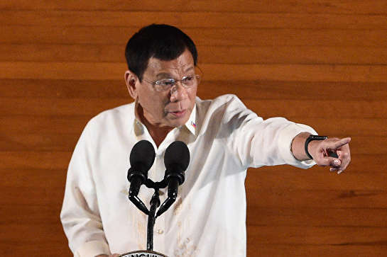 Президент Філіппін дозволив силовикам пристрелити його