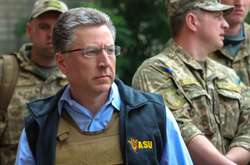 Волкер перед зустріччю з Сурковим відвідає Донбас і Київ 