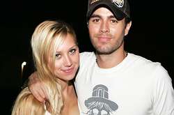 Молодая мама Анна Курникова устроила жаркие танцы на яхте