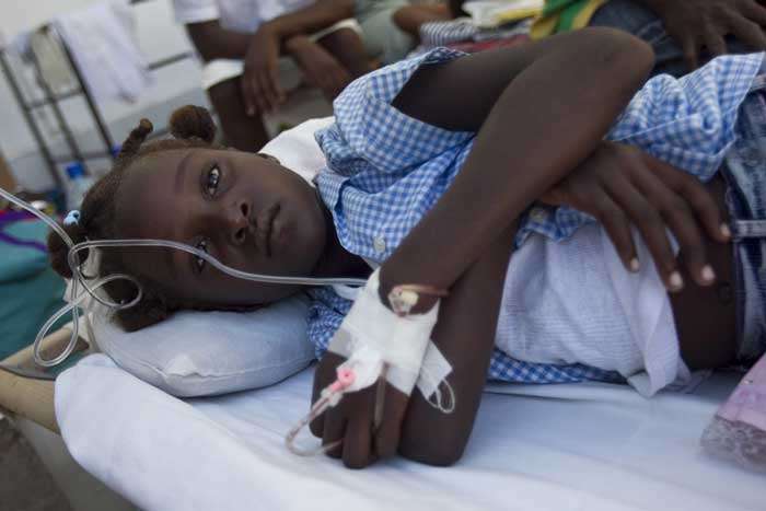 Українців попередили про спалах холери і малярії в Анголі 