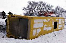 Під Кривим Рогом перекинувся рейсовий автобус, є постраждалі