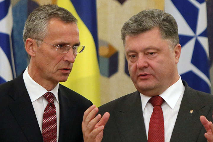 Порошенко поінформував генсека НАТО про ситуацію на Донбасі