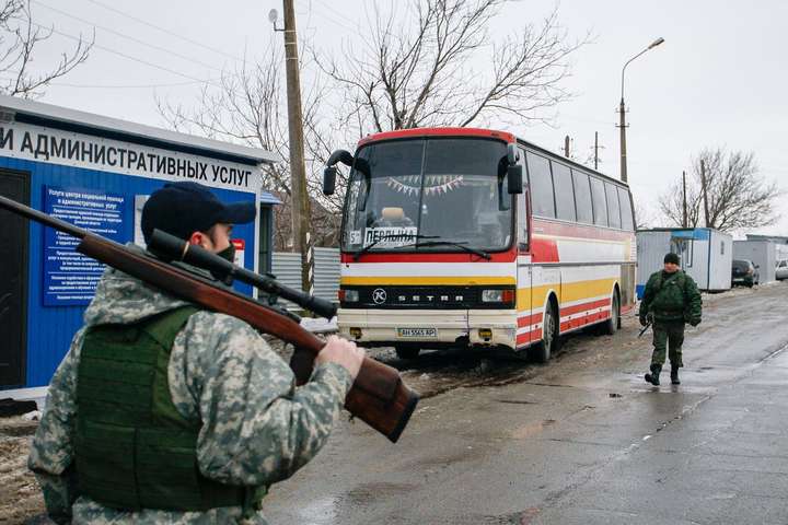 Внаслідок обстрілу бойовиками Докучаєвська поранено шість мирних жителів