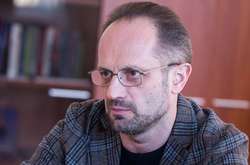  Роман Безсмертний 