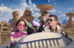 «Время и Стекло» с Монатиком снялись в российской рекламе