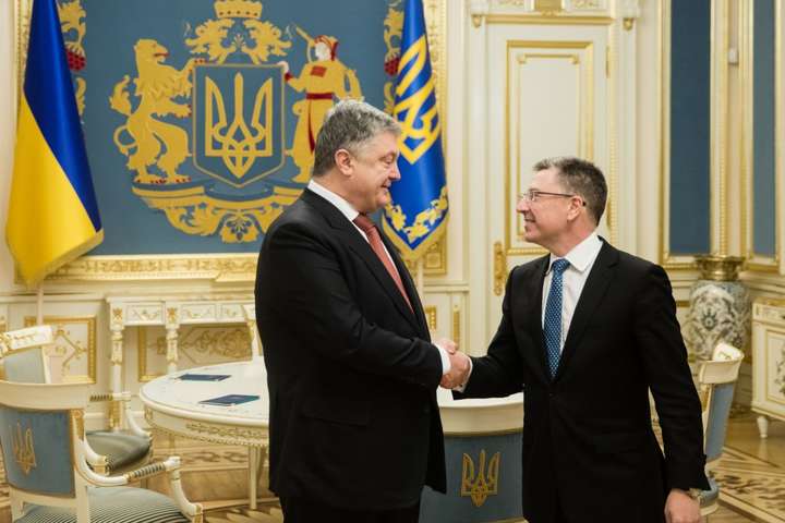 Порошенко обговорив з Волкером питання миротворців та реінтеграцію Донбасу