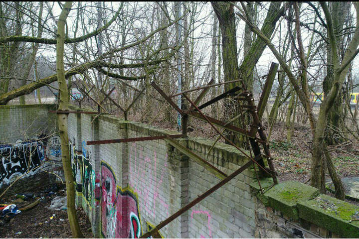 У Німеччині виявили невідомий фрагмент Берлінського муру