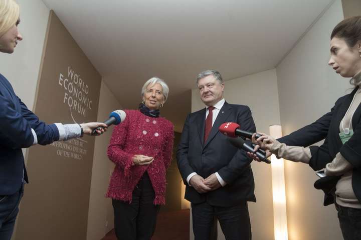 Порошенко після зустрічі з Лагард: важливо продовжувати співпрацю з МВФ у 2018 році