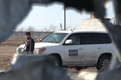 Автомобіль місії ОБСЄ на Донбасі