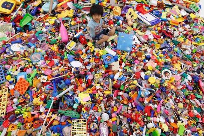 В Івано-Франківській області заборонили продаж 16 видів дитячих іграшок