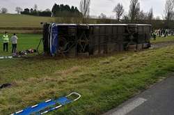 У Франції шкільний автобус потрапив у ДТП: майже три десятки постраждалих