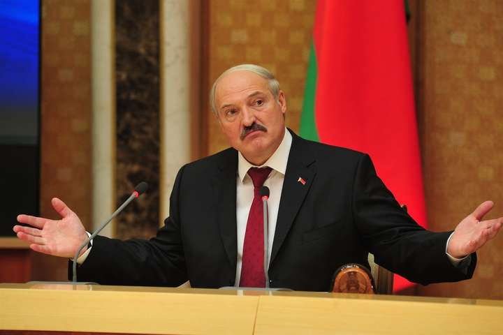 Лукашенко скасував у Білорусі «податок на дармоїдство»