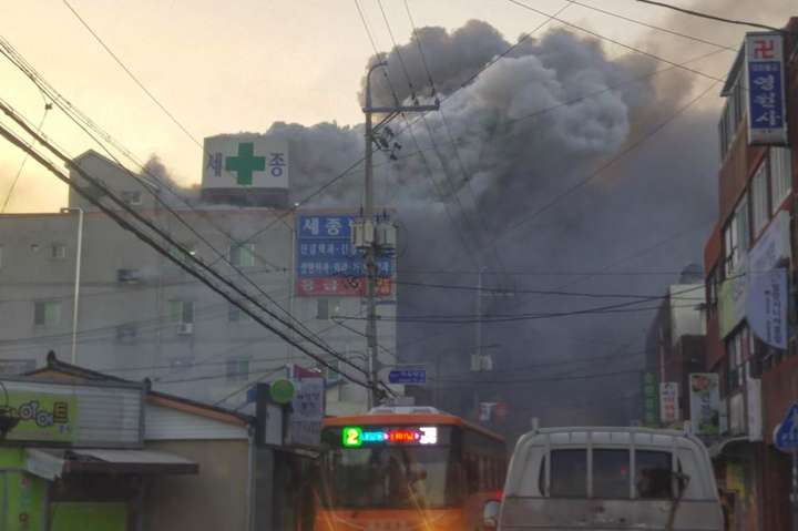 Пожежа в лікарні у Південній Кореї: понад 40 загиблих та десятки постраждалих