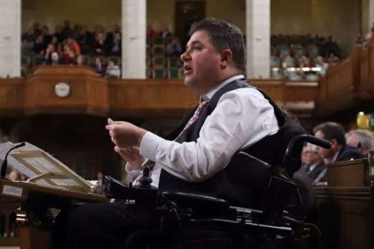 Канадський міністр подав у відставку через обвинувачення у сексуальних домаганнях