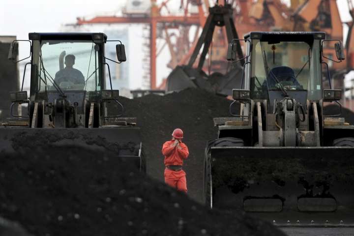 КНДР в обхід санкцій експортувала вугілля через Росію - ЗМІ