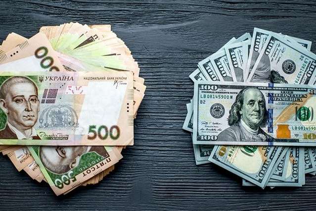 Долар на міжбанку знизився до 28,49 грн
