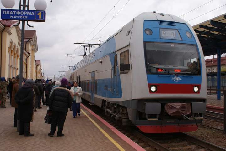 Минулого року 40% залізничних квитків в Україні було продано через інтернет