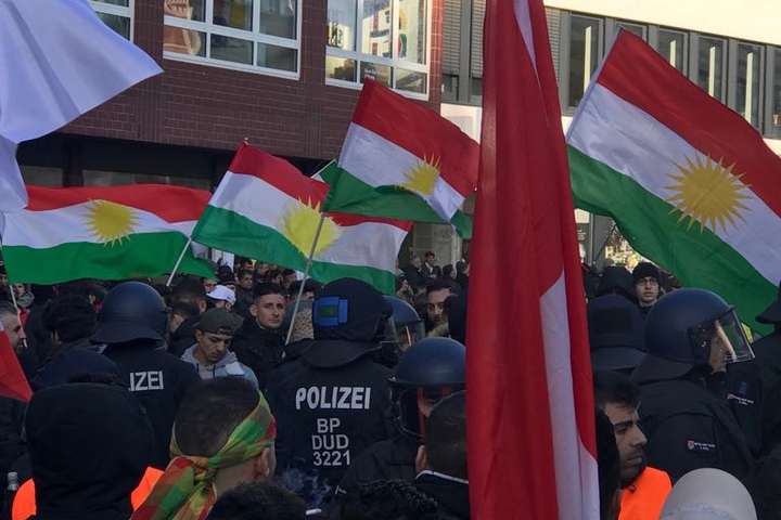 Тисячі курдів протестують у Німеччині через військові дії Туреччини у Сирії