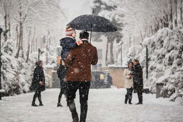 У Тегерані закрили аеропорти й школи через снігопади