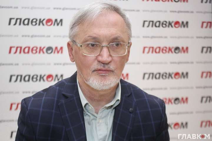 Експерт розповів, як змусити російськомовних чиновників перейти на українську