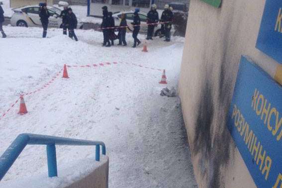 Взрыв возле магазина в Харькове: пострадали женщина и ребенок