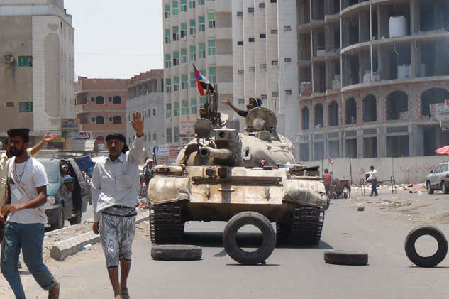 Загострення у Ємені: другий день тривають бої в урядовому кварталі Адена