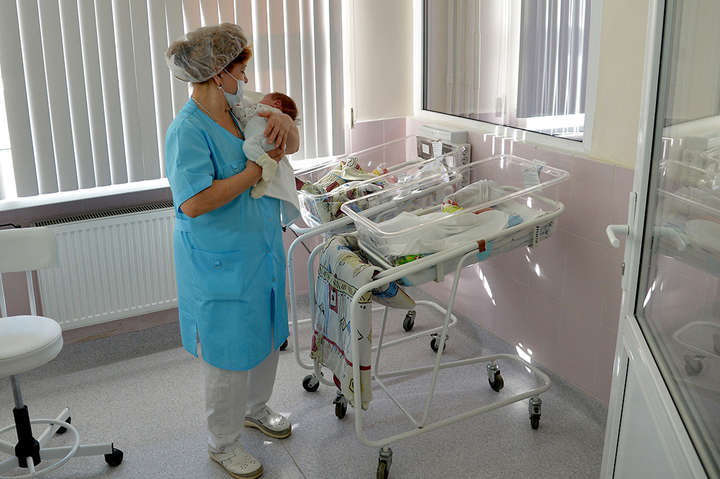 В России заявили о рекордном падении рождаемости 