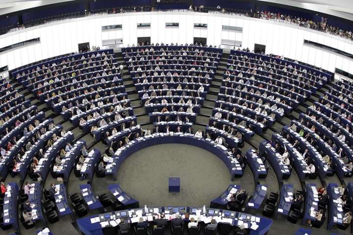 У Європарламенті ухвалили резолюцію, яка може запровадити санкції проти Польщі