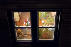 Шлюб між людьми і архітектурою. Як виглядає життя з вікон мешканців Парижа та Нью-Йорка