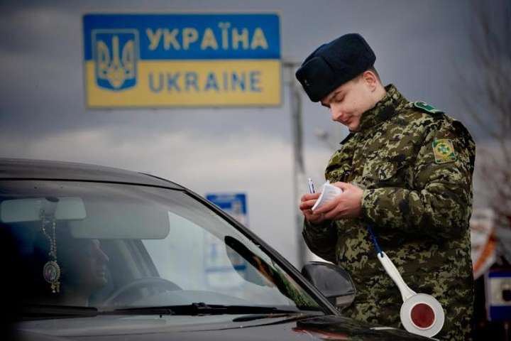 Кордон України за рік перетнули майже 100 млн людей