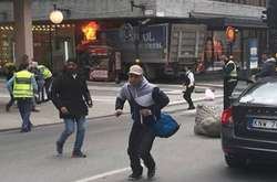 Узбека, який протаранив натовп у Стокгольмі, звинуватили у тероризмі