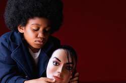 Фотограф и визажист превратили обычных людей в точные копии знаменитостей