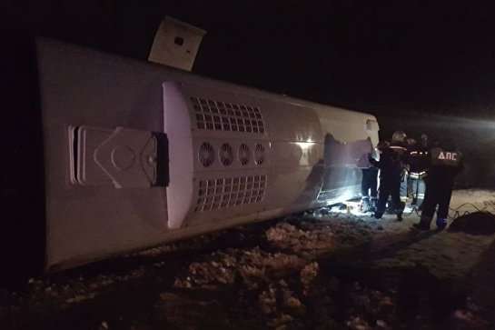 Смертельний рейс: у Росії перекинувся автобус з трьома десятками пасажирів
