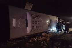 В России перевернулся автобус с пассажирами: есть жертвы 