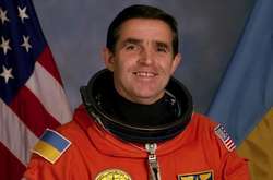 Леонид Каденюк