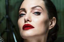 Голлівудська зірка Анджеліна Джолі навідалась до штаб-квартири НАТО